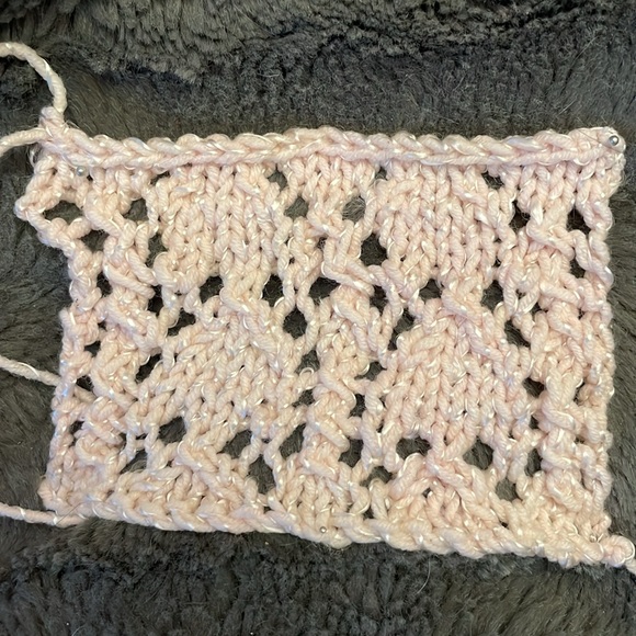 4 balls of cotton blend DK weight knitting yarn pink with shiny strands 440m - Picture 2 of 6